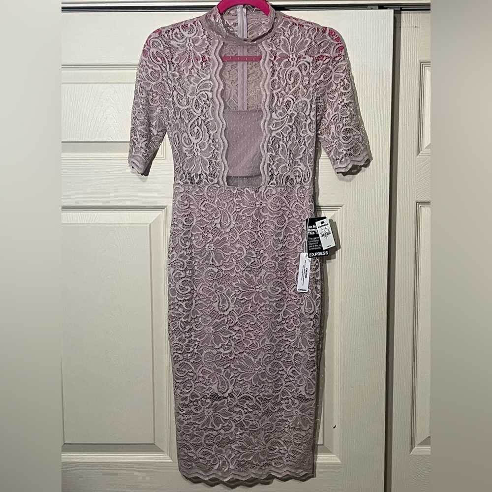 Express Short-Sleeve Blush Print Dress.  Size-4.  New with Tags.